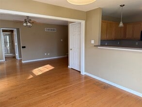 213 Countryshire Dr in O'Fallon, MO - Building Photo - Building Photo