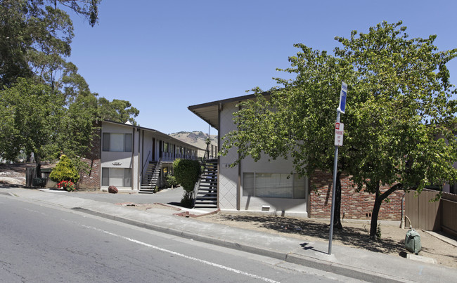 Fairgrounds Apartment in Vallejo, CA - Building Photo - Building Photo