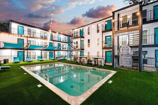 The Prescott in Dallas, TX - Building Photo