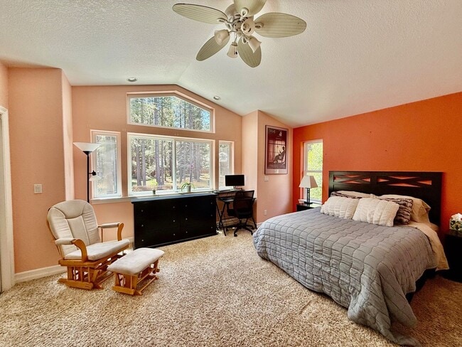 639 Zuni St in South Lake Tahoe, CA - Building Photo - Building Photo