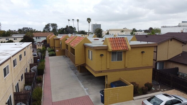 325 Roosevelt St in Chula Vista, CA - Building Photo - Building Photo