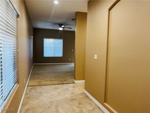 259 Integrity Ridge Dr, Unit 313 in Henderson, NV - Building Photo - Building Photo