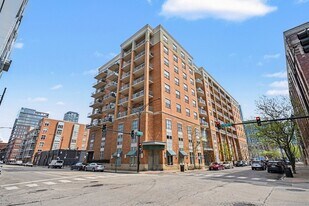 950 W Monroe St in Chicago, IL - Building Photo
