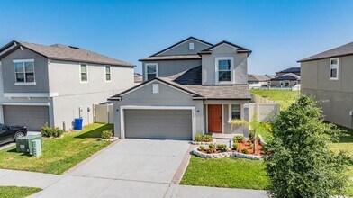 31807 Barrel Wave Way in Zephyrhills, FL - Building Photo - Building Photo