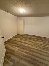 607 Spruce Ave in Liberty, MO - Foto de edificio - Building Photo