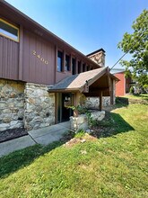 2400 Ridgefield Rd in Columbia, MO - Building Photo - Building Photo
