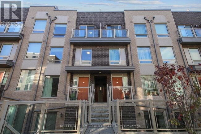 property at 7 Applewood Ln