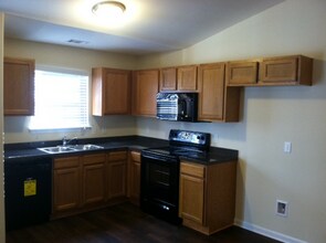 30 Miller Park Cir in Port Wentworth, GA - Building Photo - Building Photo