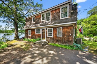 11 S Wangonk Trail in East Hampton, CT - Building Photo - Building Photo