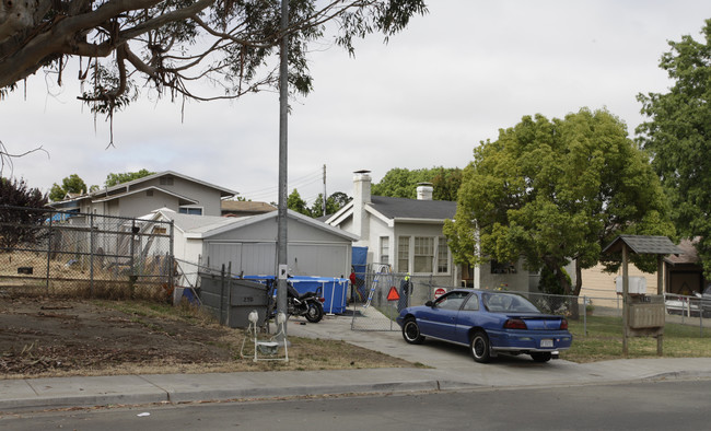 1165-1167 Benicia Rd in Vallejo, CA - Building Photo - Building Photo