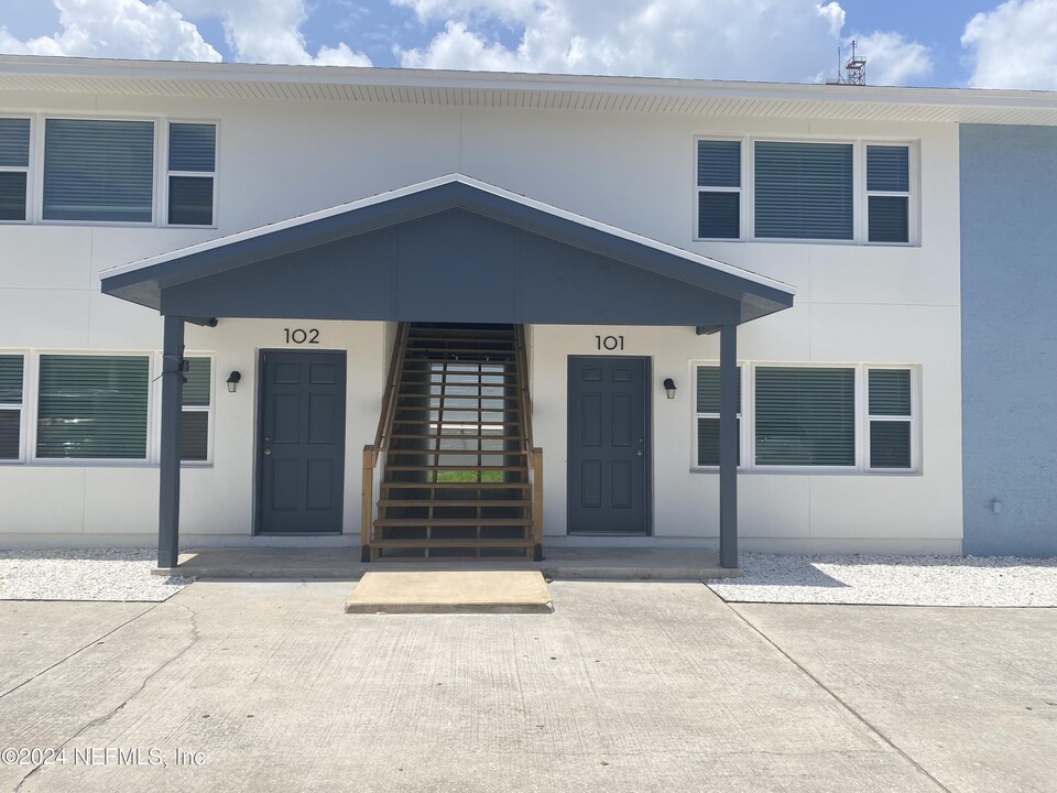 218 17th Ave N in Jacksonville Beach, FL - Building Photo