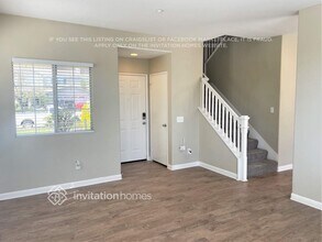 15599 Gulfstream Ave in Fontana, CA - Building Photo - Building Photo