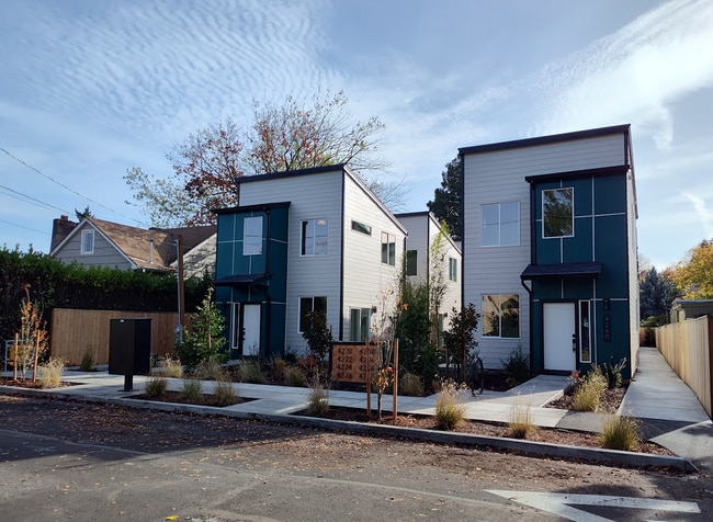 4266 NE Going St in Portland, OR - Building Photo - Building Photo