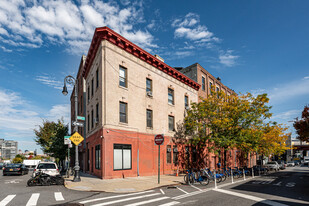 1162 Manhattan Ave in Brooklyn, NY - Foto de edificio - Building Photo