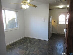 74 Harvester Rd in Fairfield, CT - Building Photo - Building Photo