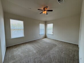 4900 Bayer Hollow Dr in Killeen, TX - Building Photo - Building Photo