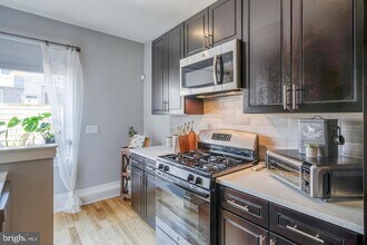 1431 N 5th St, Unit 2 in Philadelphia, PA - Building Photo - Building Photo