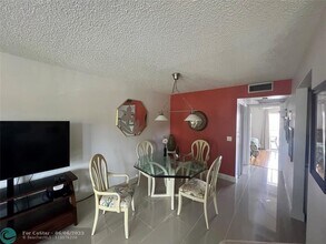 1301 SW 134th Way in Pembroke Pines, FL - Building Photo - Building Photo