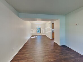1406 R J Ln in Union, KY - Foto de edificio - Building Photo