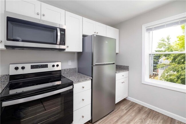 121 Tell St in Providence, RI - Building Photo - Building Photo