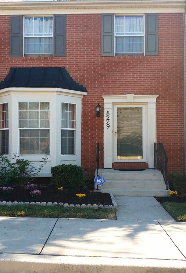 8229 Shooting Star Ln