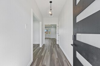 205 Elmwood St in Huntsville, TX - Building Photo - Building Photo