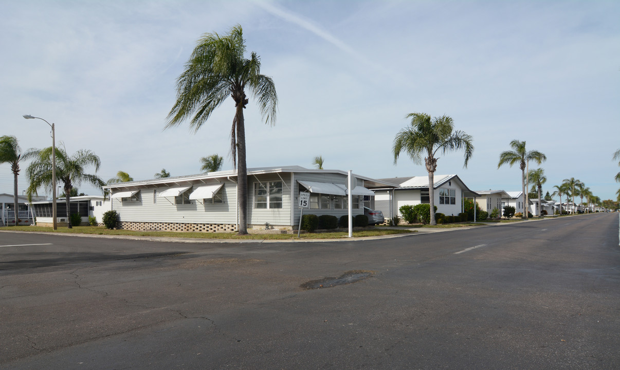 Regency Heights in Clearwater, FL - Building Photo