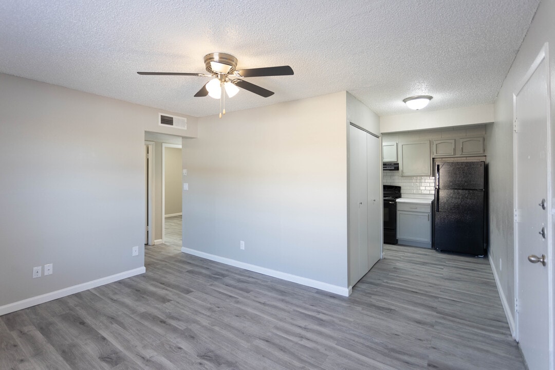 Brisa Apartments & Storage in El Paso, TX - Building Photo