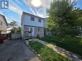 331 Phillip Murray Ave in Oshawa, ON - Building Photo