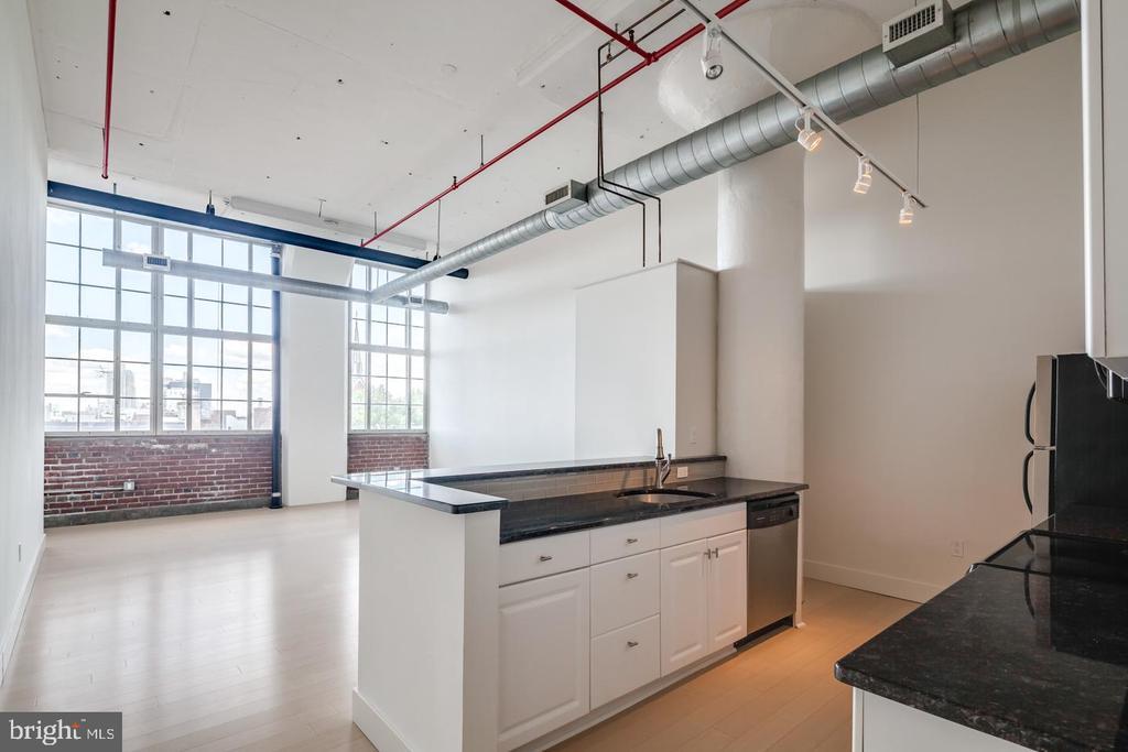 720 N 5th St in Philadelphia, PA - Building Photo