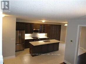 288 Fellowes Crescent in Hamilton, ON - Building Photo - Building Photo