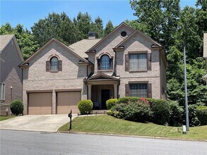 608 Maple Grove Way in Marietta, GA - Foto de edificio - Building Photo