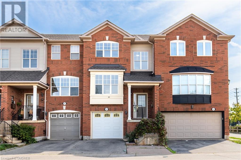 2925 Garnethill Way in Oakville, ON - Building Photo