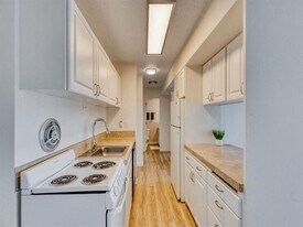 Irvington Apartments in Portland, OR - Building Photo