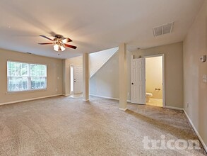 5415 Kiev Dr in Charlotte, NC - Foto de edificio - Building Photo