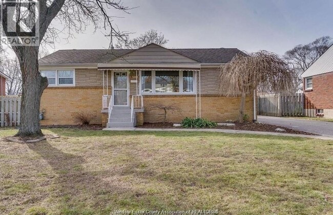 property at 3583 Rockwell Blvd