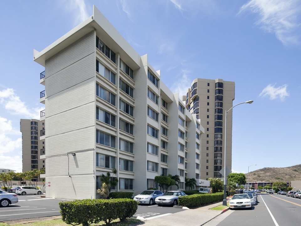 Likini West in Honolulu, HI - Foto de edificio