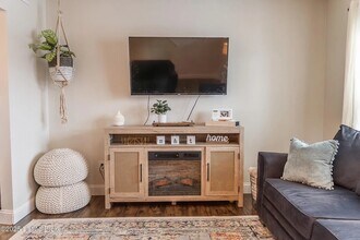 12207 Hideaway Ct in Worthington Hills, KY - Building Photo - Building Photo