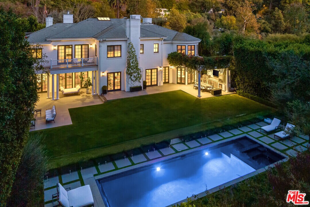 9135 Hazen Dr in Beverly Hills, CA - Building Photo