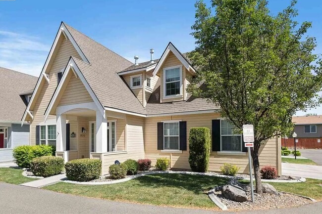 property at 909 S Keller St