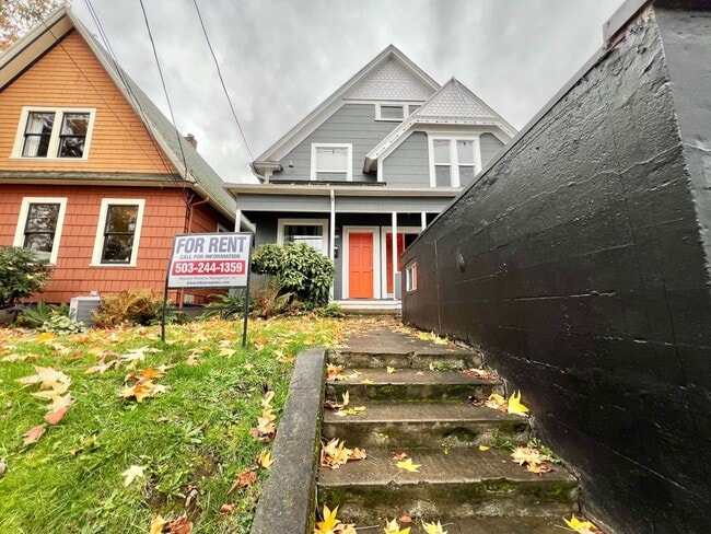 3138 SE Belmont St in Portland, OR - Building Photo - Building Photo