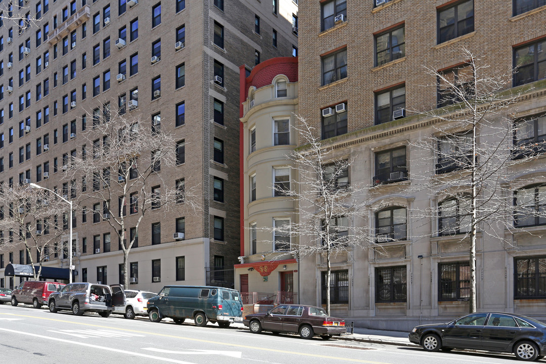 788 West End Ave in New York, NY - Building Photo