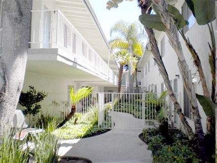 The Hacienda Square in Torrance, CA - Foto de edificio - Building Photo