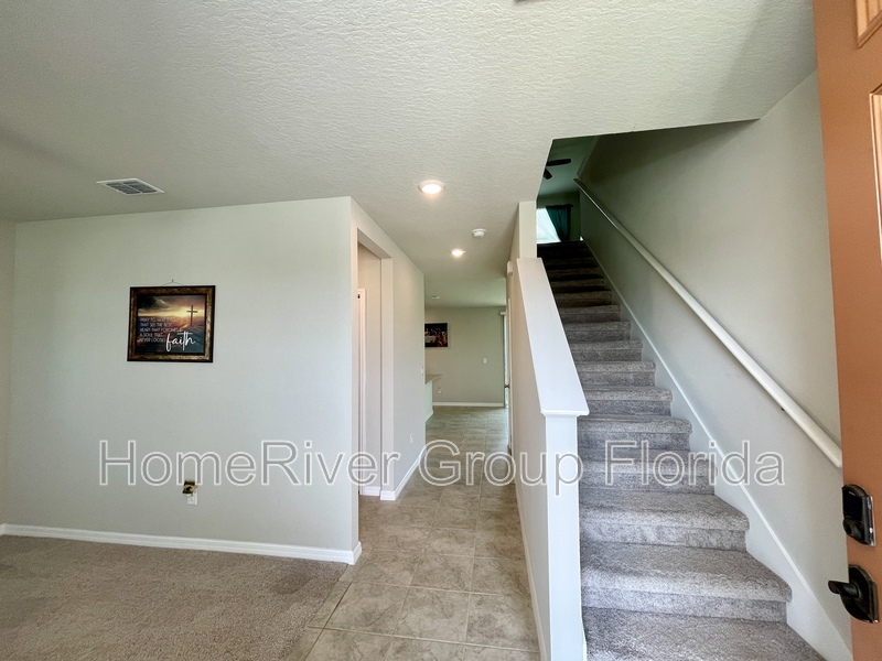 38773 Opal Willow Ln in Zephyrhills, FL - Foto de edificio