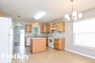 2973 Whispering Trails Dr in Winter Haven, FL - Foto de edificio - Building Photo