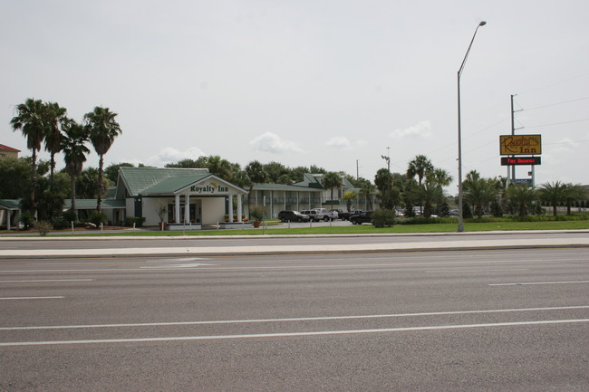 Mobile Home Lot & Land in Lakeland, FL - Foto de edificio - Building Photo