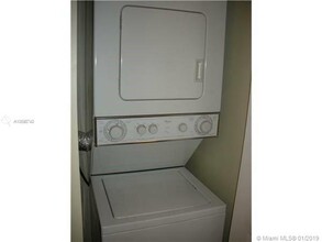 50 Menores Ave in Coral Gables, FL - Building Photo - Building Photo