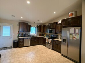 520 Highland Grove Dr in Manhattan, KS - Building Photo - Building Photo