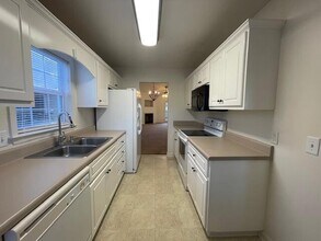 138 W Middlebury Ln SW in Aiken, SC - Building Photo - Building Photo