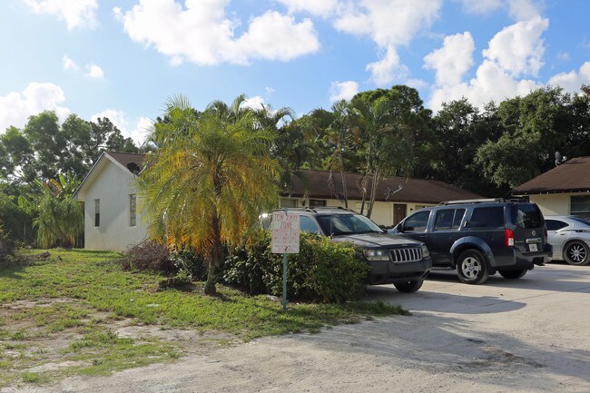 3956-3962 45th Ln S in Lake Worth, FL - Building Photo - Building Photo
